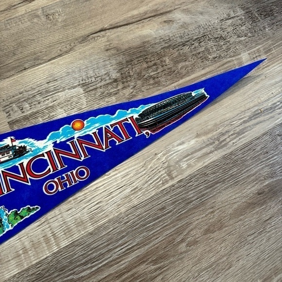80s Cincinnati Ohio Made in USA pendant collectible wall decor awesome condition - Picture 4 of 9